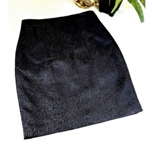 Tahari Black Textured Pencil Skirt